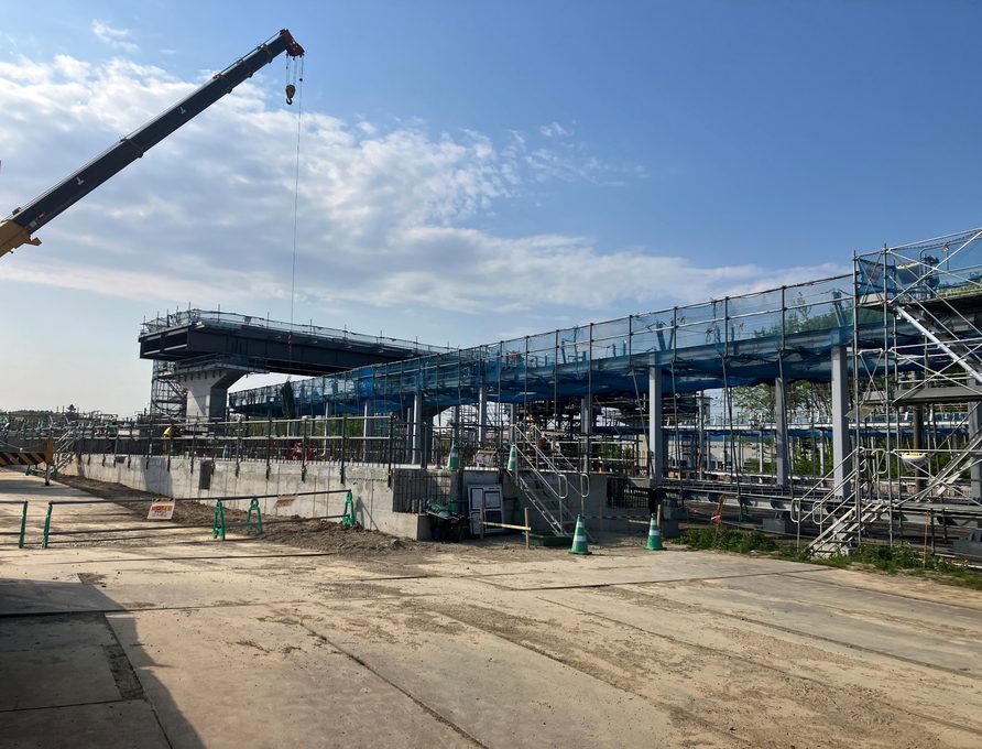 駅 ペデストリアンデッキ（施工状況）
